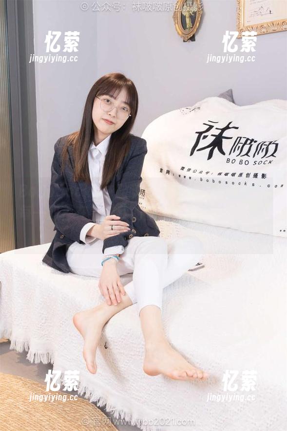 BoBoSocks袜啵啵-稚予 BoBoSocks袜啵啵 - 稚予的短靴写真:每一双都在显露我的荒唐思维,原图太真实!
