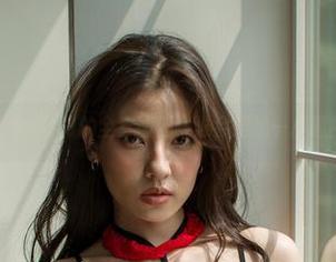 G.su(全智秀)的全套蕾丝：谁会拒绝一点透视呢？