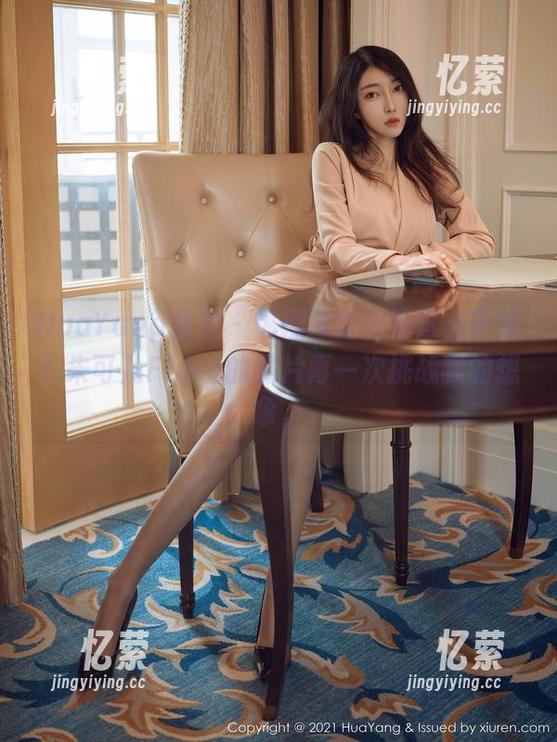 HuaYang花漾 - 体操服怎么能这么干练？朱可儿Flora的照片再一次挑战我的想象。