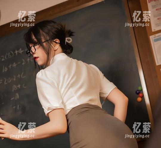 Leah梓未：婚纱高清图册，别说我没警告你——忽然觉得自己也想嫁！