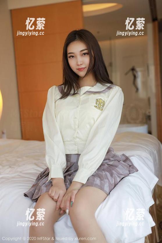 MFStar模范学院 - 看Wendy智秀的圣诞写真，像是被节日的气氛调皮了一下？