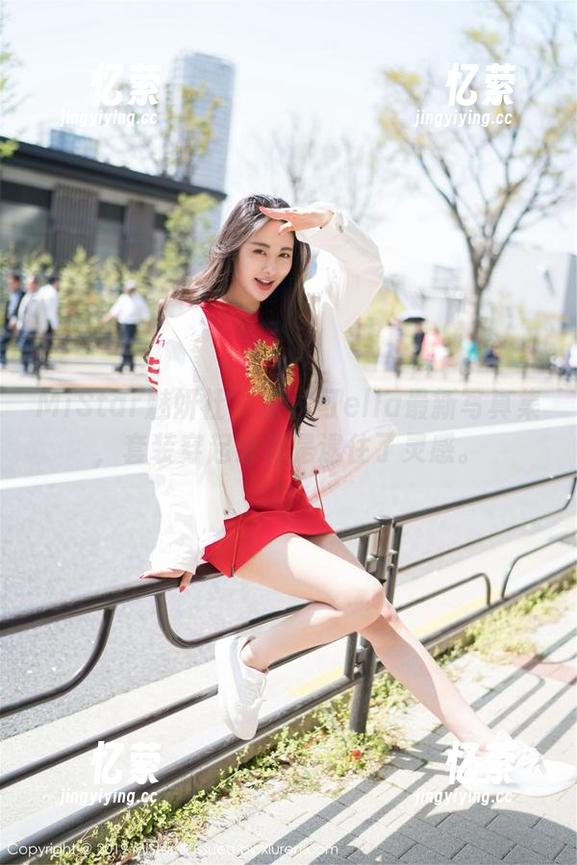 MiStar魅妍社-夏倪可ella MiStar魅妍社 - 夏倪可ella最新写真集,套装穿起来像是逮住了灵感。