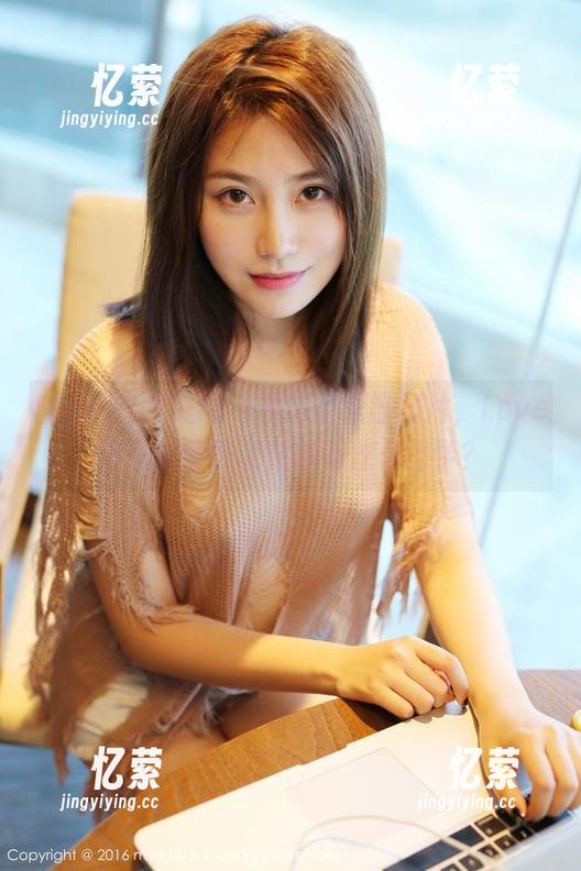 MyGirl美媛馆 - 看这组夏日图片，Love陆瓷表情好像在思考什么哲学？
