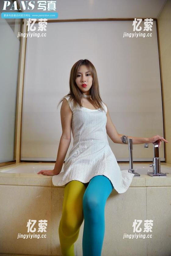 PANS写真 - 有种优雅叫薇妮，修女写真合集让你忍俊不禁