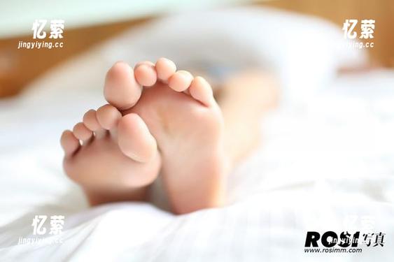 ROSI出品：长腿写真下载，直击小腿深爱着的大腿