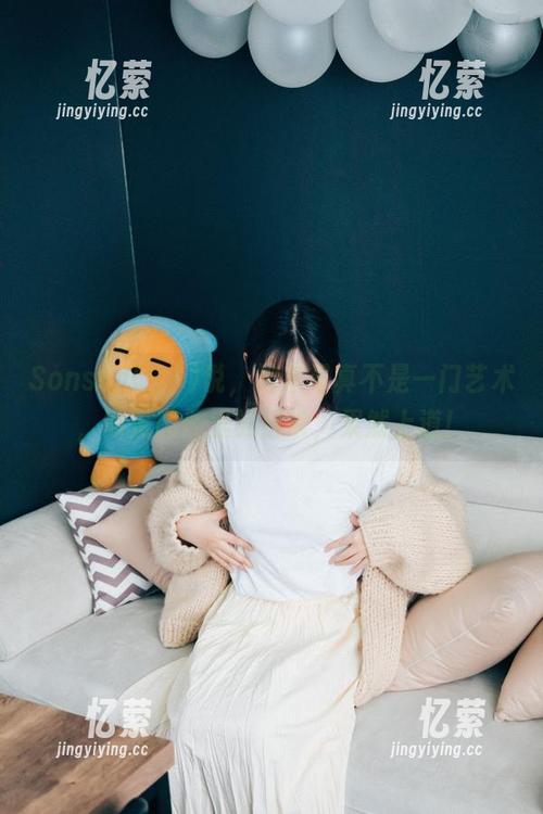 Sonson(손손)说，居家写真不是一门艺术，而是图册里的日常，果然上道！