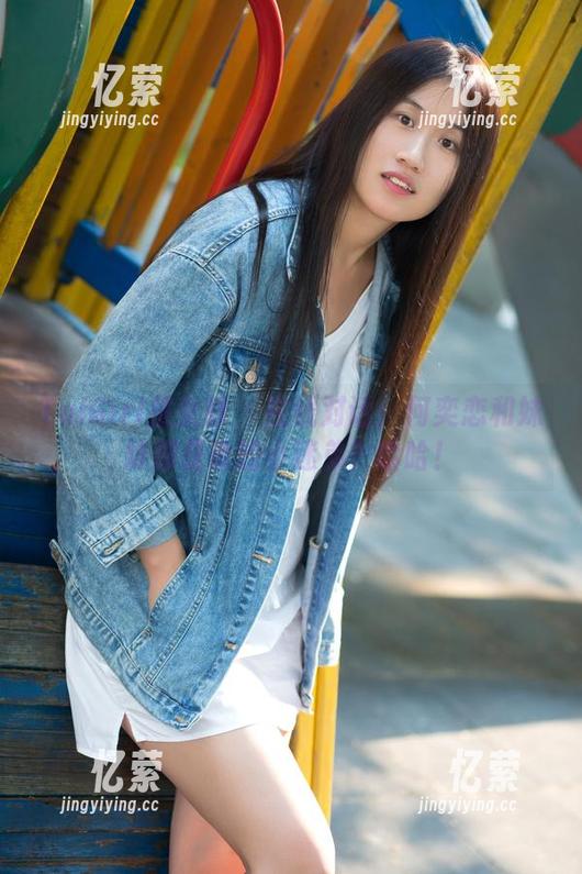 TuiGirl推女郎 - 在线对话：何奕恋和妹妹都是谁的小迷弟？哈哈！