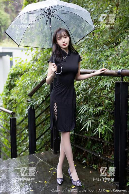 Xiuren秀人网 - FoxYini孟狐狸的美脚作品，三秒钟我就被馋到了！