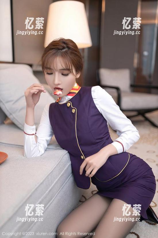 Xiuren秀人网-FoxYini孟狐狸 Xiuren秀人网 - FoxYini孟狐狸版JK:美图包送你,一点不客气!