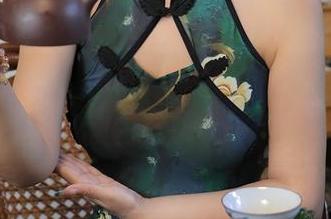 Xiuren秀人网 – 免费体验一个不一样的毛衣视角，刘婷婷这真的很会调调。