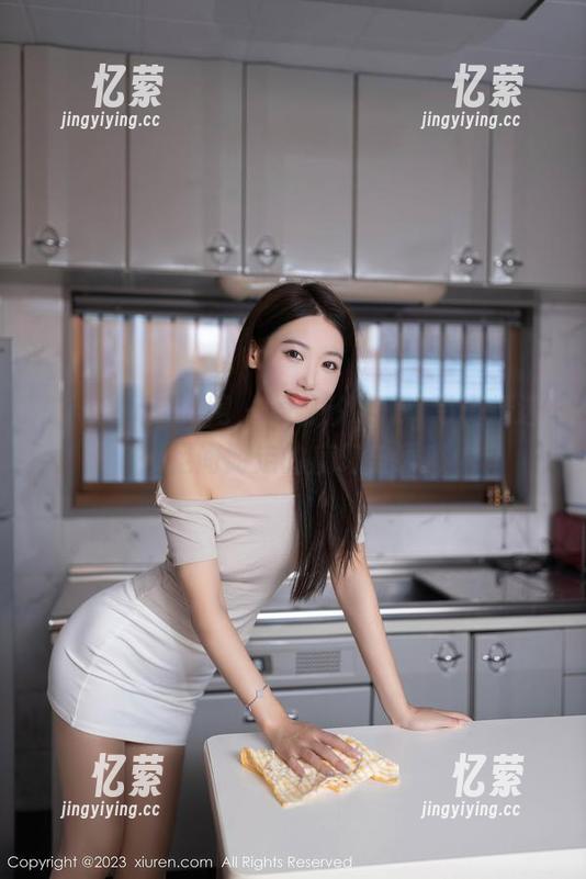 Xiuren秀人网 - 周慕汐baby写真精选：足间游走的魔幻与诱惑