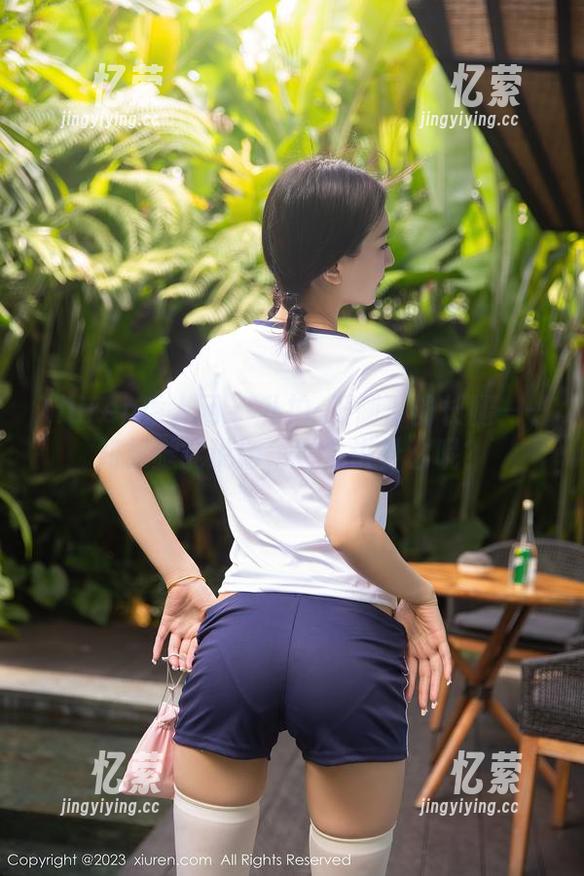 Xiuren秀人网-王俪丁 Xiuren秀人网 - 私拍·王俪丁的长腿——如果腿能说话,它会讲什么呢?