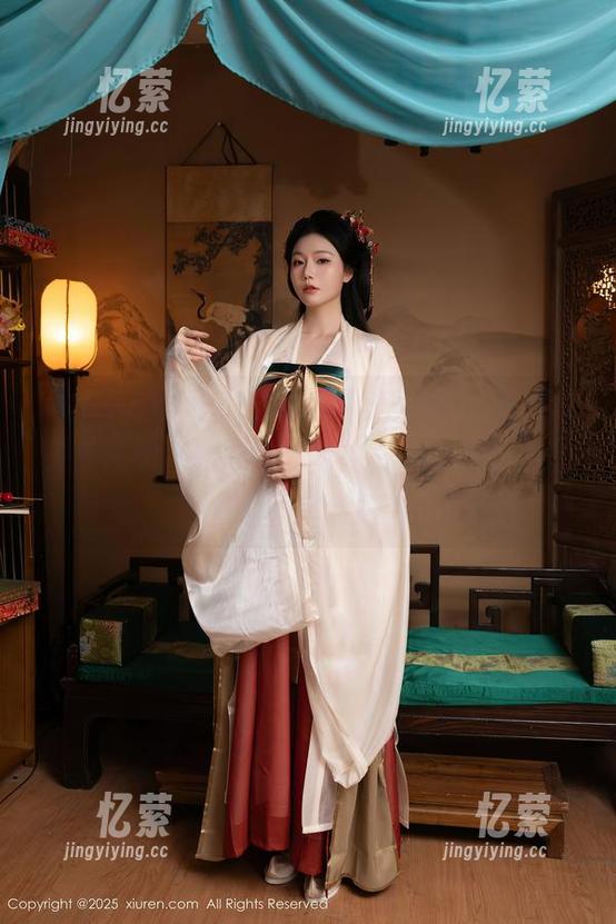 Xiuren秀人网 - 更新糯美子Mini写真，关于高跟鞋的那些”事情“…哈哈，反正有点像穿着放风筝…