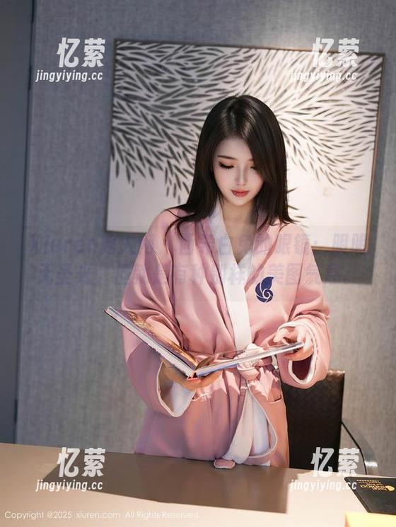 Xiuren秀人网 - 西希白兔的眼镜：明明无圣光，但就是有种别样的美图气息。