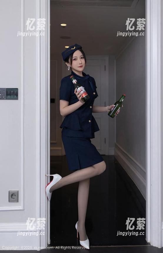 Xiuren秀人网-软软Roro Xiuren秀人网 - 图片合集:软软Roro学姐的日常哲学,带你了解什么叫‘低调奢华’。