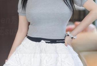 Xiuren秀人网 – 隔着屏幕都能感受到的雯大王susie“女王”气场，原图好评如潮！