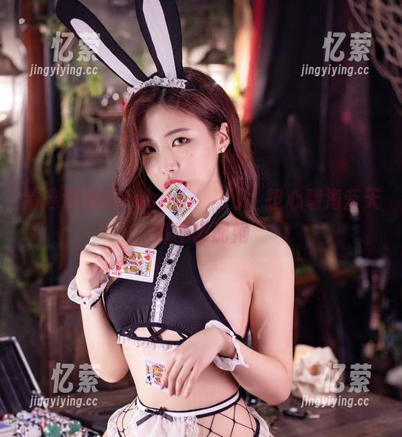 精选海边的Yebin(전예빈)，担心碧海蓝天都不够配她