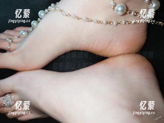 微密圈 - 网袜本身就自带滤镜，YuYu超甜丫这高清图包更是让人眼前一亮！