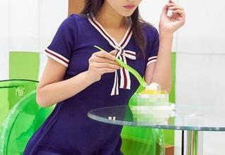 aiss – 又来若兮的泳池套图，分享、点赞，随便吧，随缘。