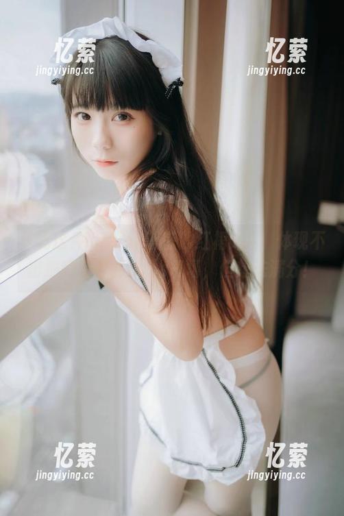 下载这件usejan蓝蓝的红裙cos，体现不出推翻传统的boss气场，但想法满分！