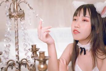 COS界的奇葩收藏：不呆猫化身宫廷仕女照样让人想多看几眼！