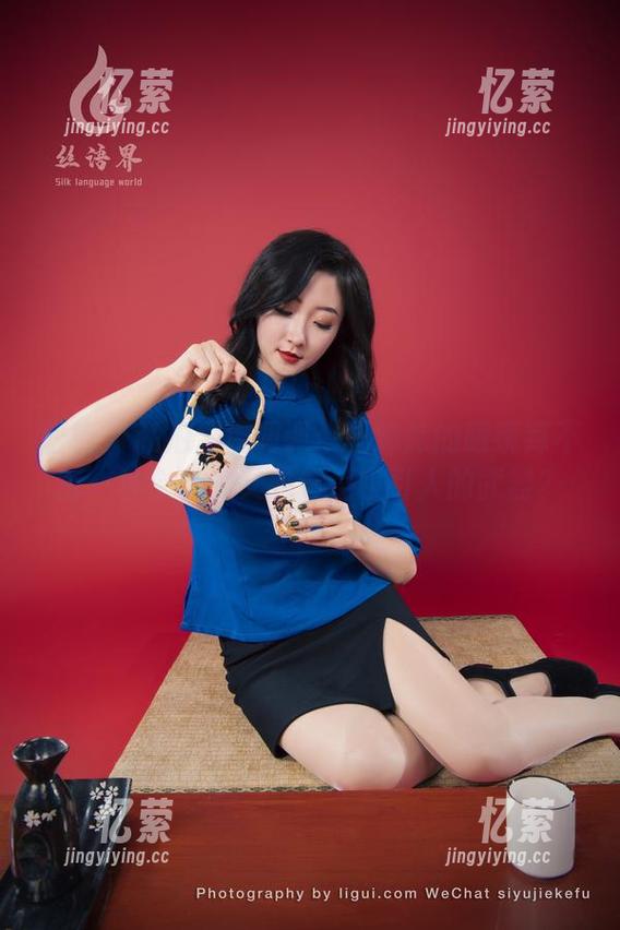 丽柜 - 私拍展现调调：王炜炜的眼镜算不算一种个性？又或者是吸引人的武器？