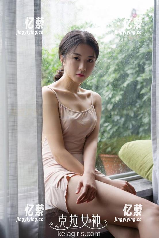 克拉女神 - 周迪的护士写真实在是既有力度又有温度