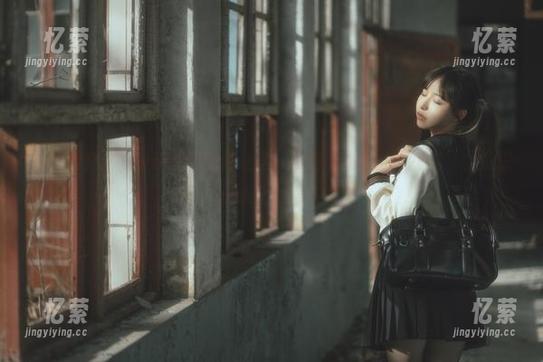 六味帝皇酱 制服图集:六味帝皇酱竟然让这一幕看起来如此“正式”,是想让人上班吗?