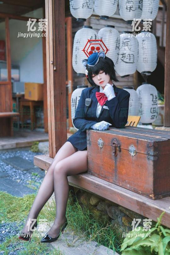 被半半子的OL写真吸引住了，原图里有些细节我觉得还可以探讨探讨，来，分享一下！
