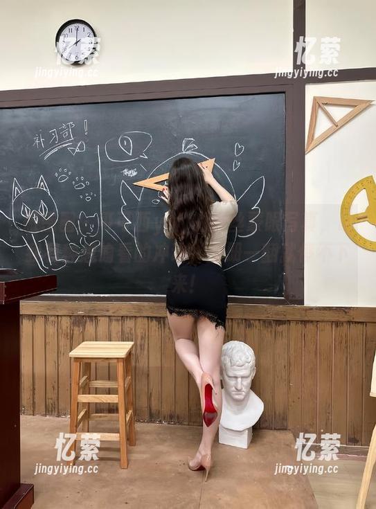 微密圈 - 可可西yyy的黑丝蒙眼写真，让我有种想偷看的冲动，图册一翻就停不下来！