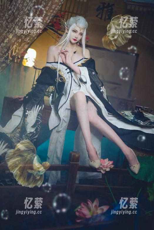 在下萝莉控ii的修车妹cos，难道这就是传说中的‘修车也能撩’？