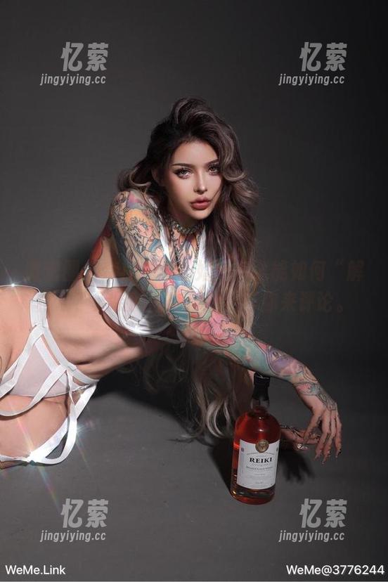微密圈 - 奈斯希希的婚纱究竟能如何“解构”？无畏的图库分享，等你来评论。