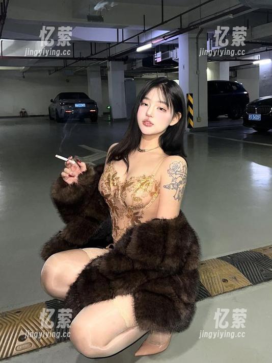 微密圈 - 小优优子的照片里藏着哪位7.4嘉宾？免费探寻中
