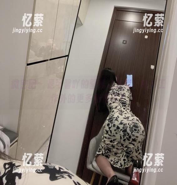微密圈 - 是可馨吖的壁纸让我想，秘书工作外的更多秘密呢？