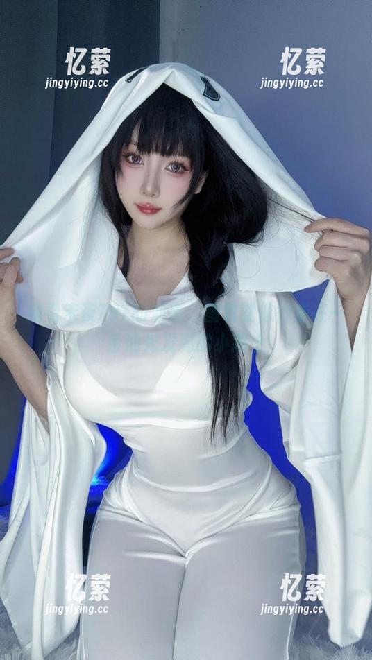 末夜787 观看末夜787的油亮,图包就像行走在一条油光发亮的小路上