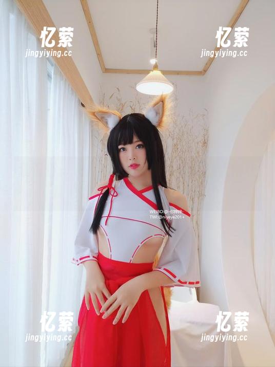 杏子夫人 我说杏子夫人的制服照片,图片动人得让我觉得不下载都不行,好吧!