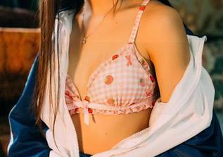 果团网 – 莫雅琪女仆特辑：家里的清新气息，好像一阵风