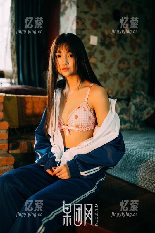 果团网 - 莫雅琪女仆特辑：家里的清新气息，好像一阵风