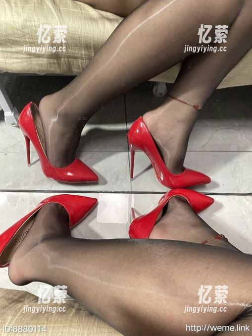 微密圈 - 桃沢樱呀写真：黄色战袍，如何用一身衣服激发你的想象力！