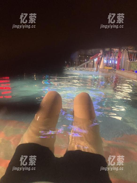 微密圈 - 桃脱了的泳装私拍，图片展示风华，谁的情绪不翻滾