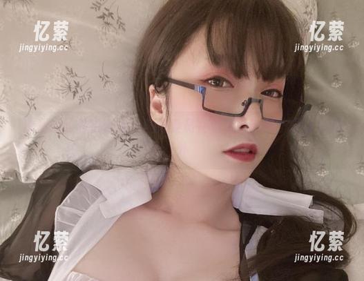 次屁啦的私拍合集，风纪委员在私底下的样子真让人意外