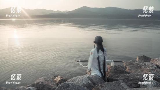 爱老师_PhD的双面短裙COS：好奇与气氛共存