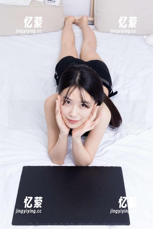 物恋传媒 - 菲菲过得可真洒脱，这私房图集真像流年里的“花瓶”。