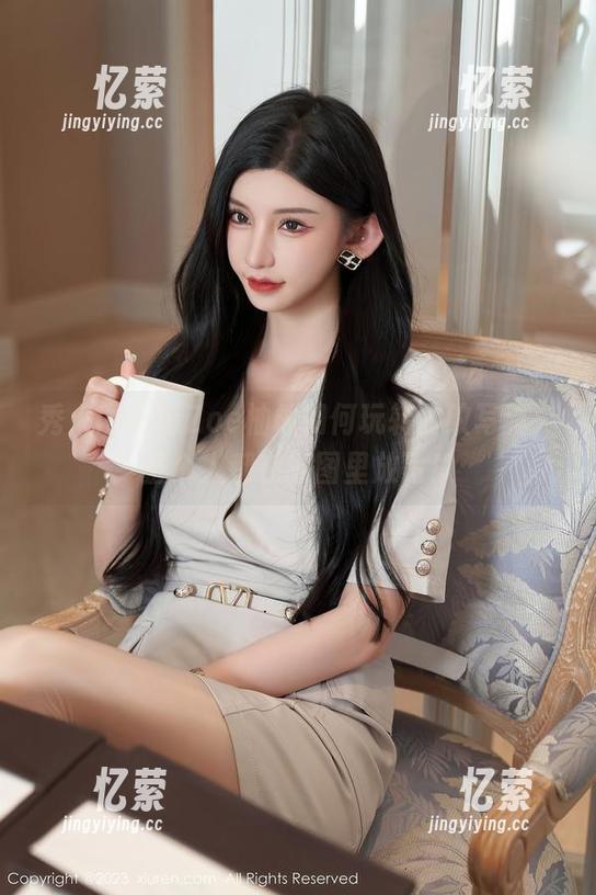 秀人网 - 看Zoe柚柚如何玩转豹纹写真，整个人都在原图里放飞！
