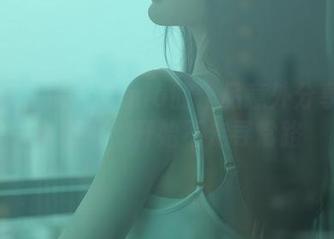 秀人网 – 徐微微mia的作品意外分享：修女装扮，开始不走寻常路