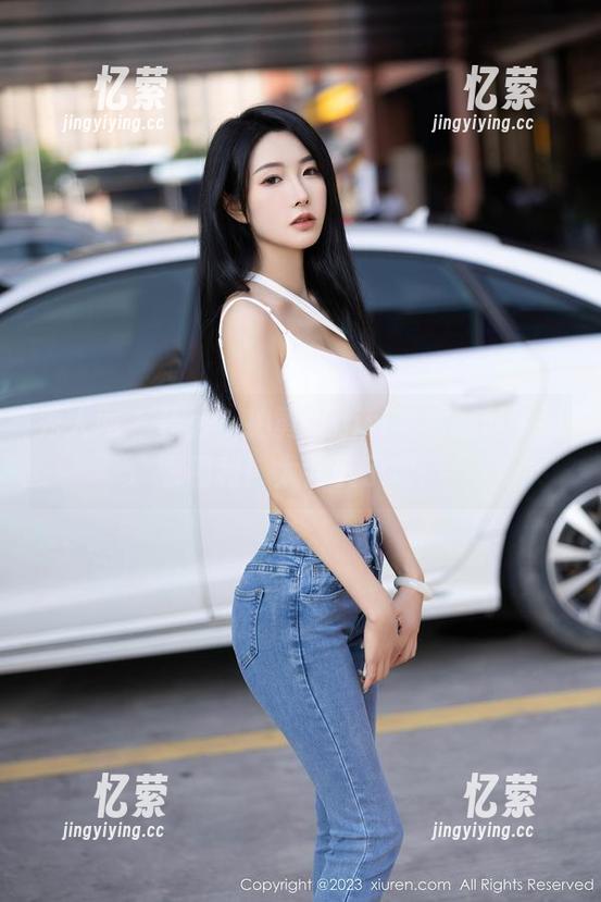 秀人网-拍黄瓜girl 秀人网 - 什么?拍黄瓜girl竟然搞起了制服福利!太会玩了吧!