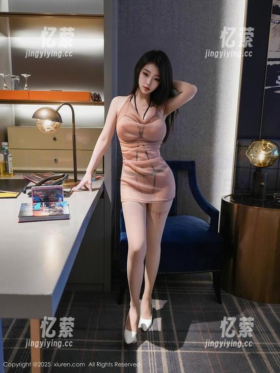 秀人网 - 雨儿1494，啊！这高清御姐美图里藏了多少暗示在其中，简单直白又好看。