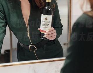 秀人网 – 颖仪baby的女王全套图包，居然让我想认真品味一下…这也太反常了吧！