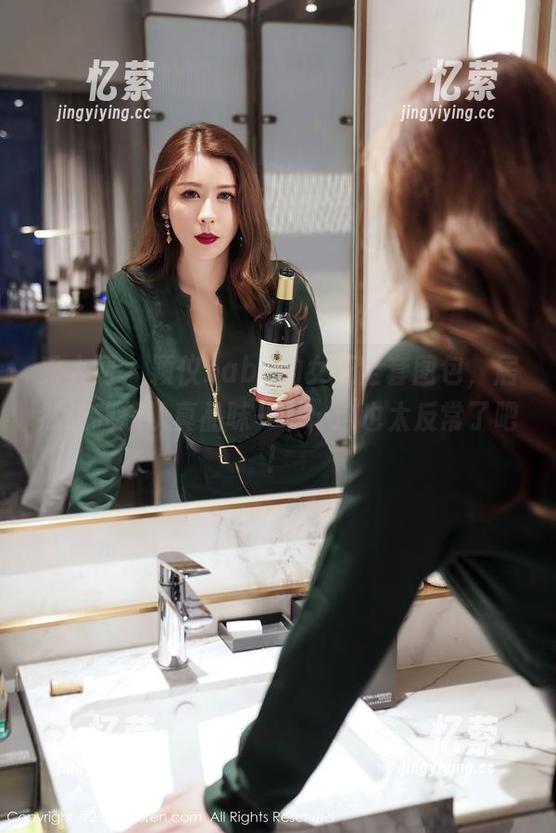 秀人网 - 颖仪baby的女王全套图包，居然让我想认真品味一下…这也太反常了吧！