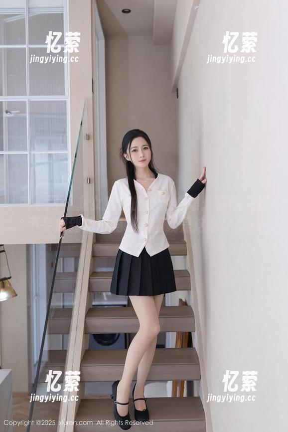 秀人网 - 龙女宝宝的制服合集：你能保证不会想到初恋吗？原图就是这么销魂！